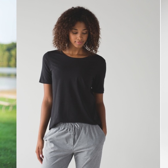 lululemon athletica Tops - Lululemon Love Tee Short Sleeve Crew
Black Size 8